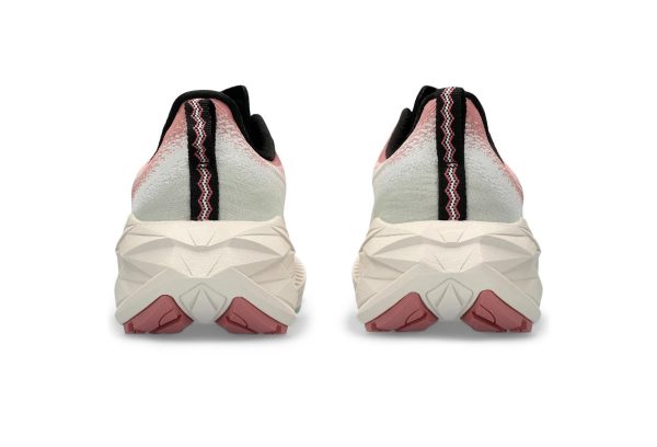 Asics Novablast 4 Pink