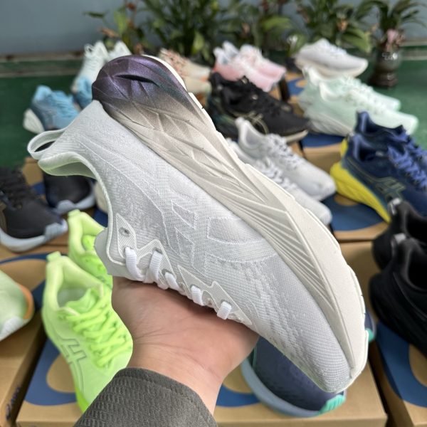 Asics Novablast 4 Real White Pure Silver