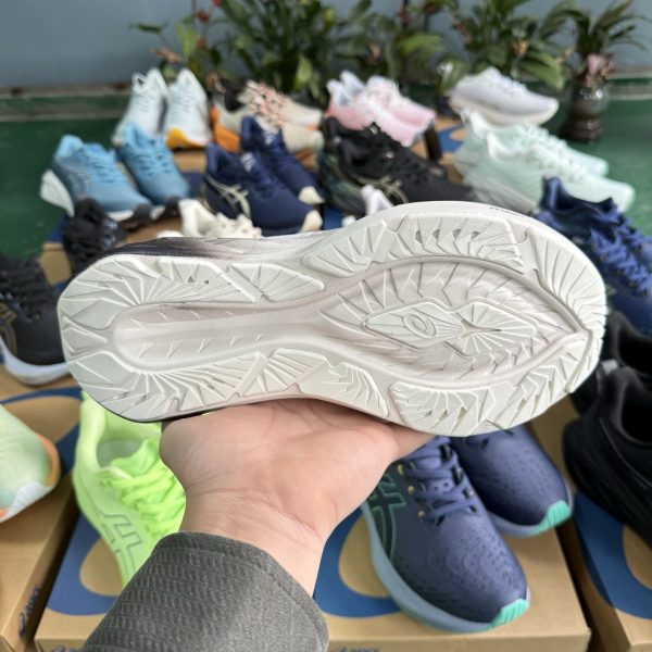 Asics Novablast 4 Real White Pure Silver